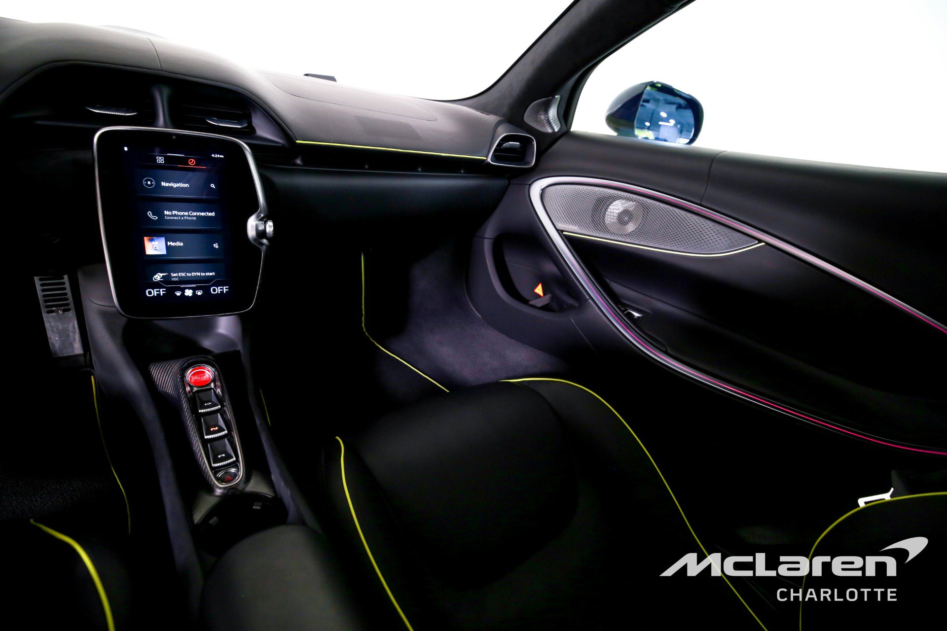 Used 2023 McLaren Artura image 27