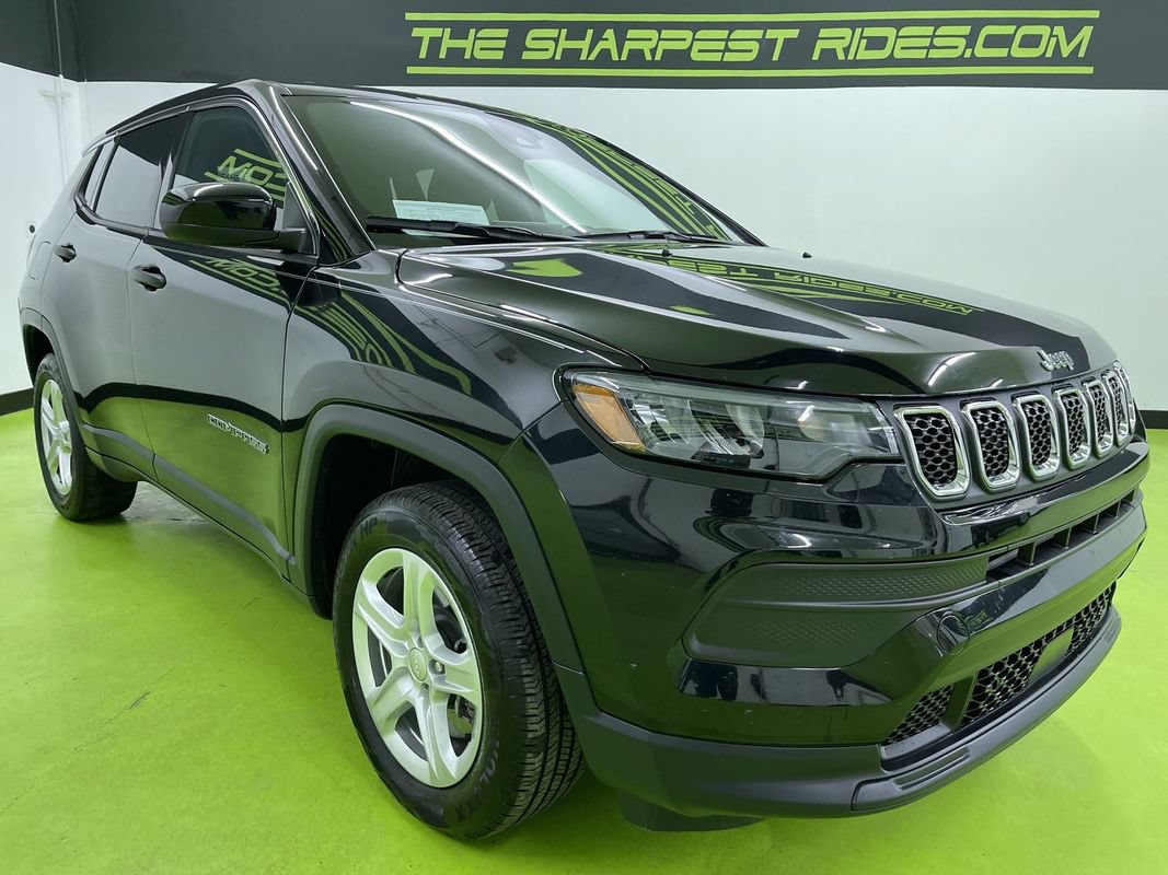 Used 2024 Jeep Compass Sport AWD/4WD image 2