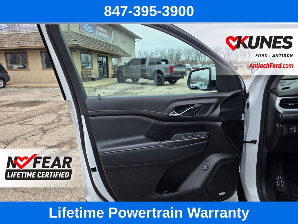 Used 2023 GMC Acadia SLT image 13