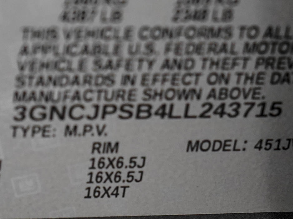 Used 2020 Chevrolet Trax LT w/ LT Convenience Package AWD/4WD image 27