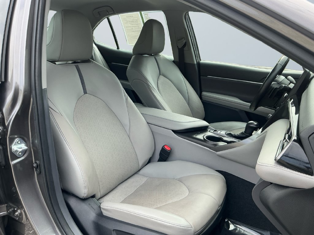 Used 2023 Toyota Camry XSE FWD image 16