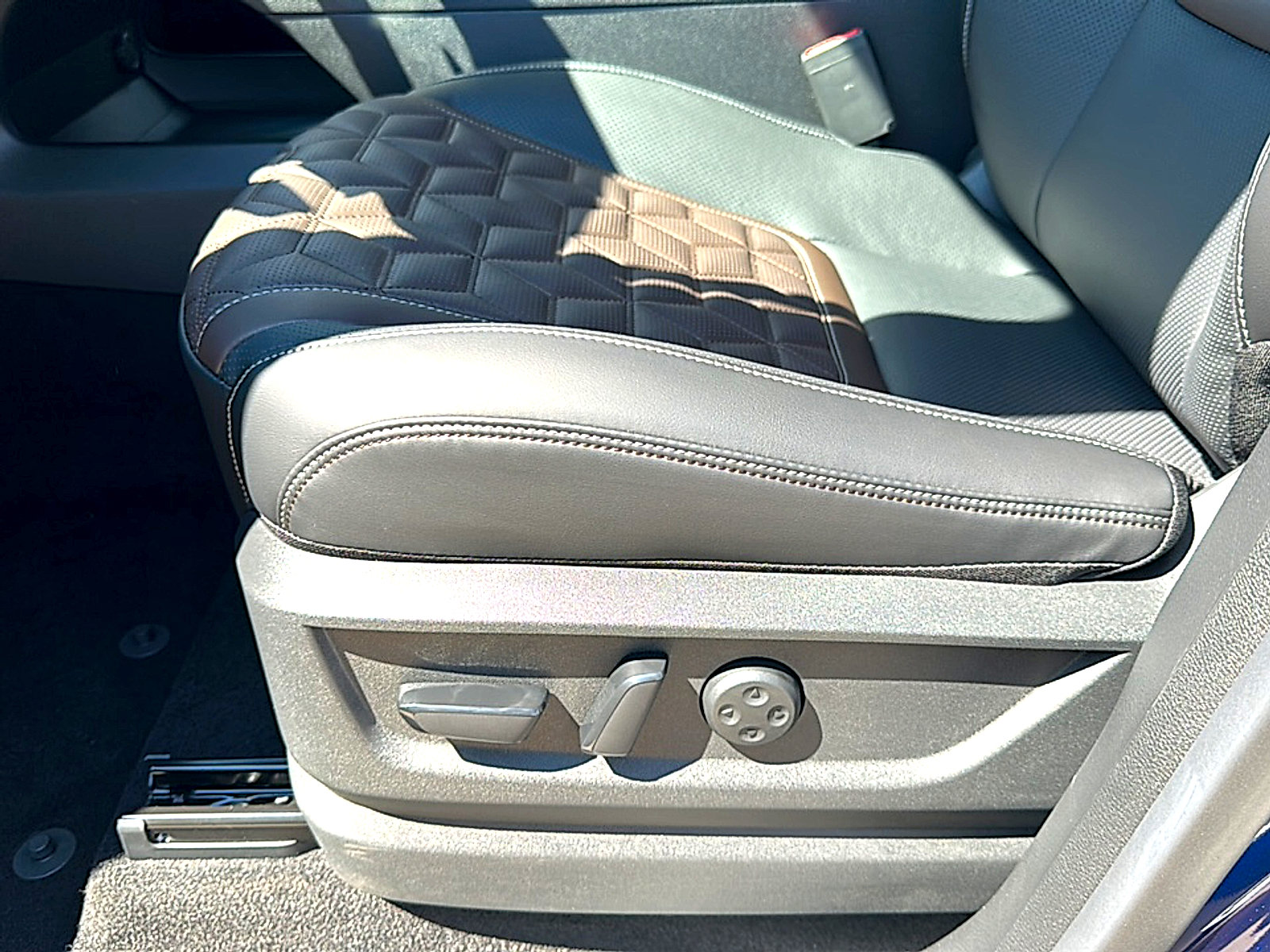 New 2026 Nissan Armada Platinum image 12