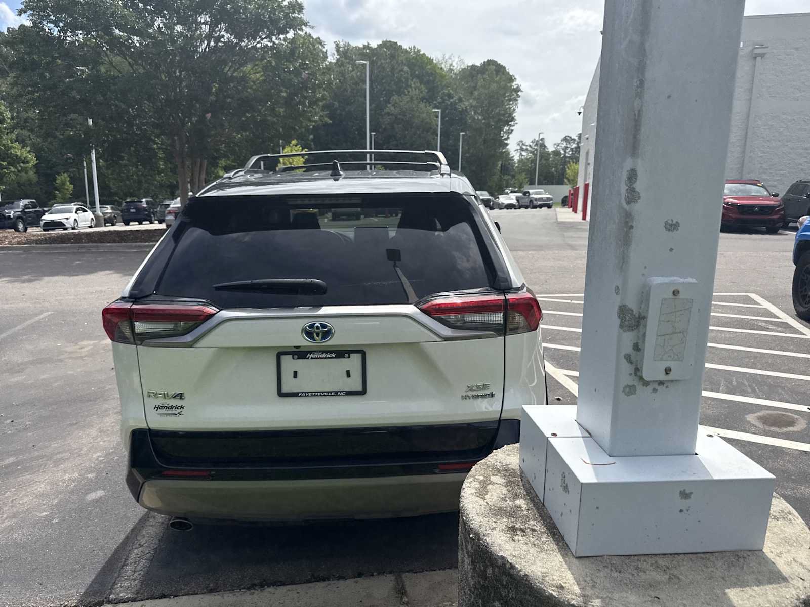 Used 2022 Toyota RAV4 XSE AWD/4WD image 43