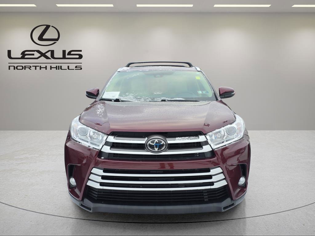 Used 2018 Toyota Highlander XLE image 2
