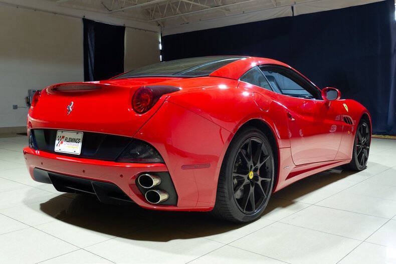 Used 2010 Ferrari California RWD image 25