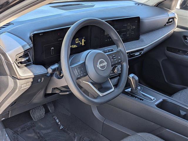 Used 2025 Nissan Kicks SV image 10