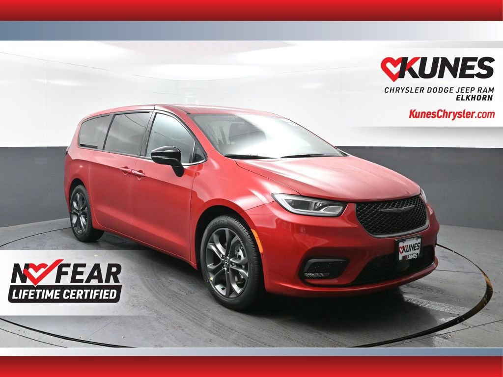 New 2026 Chrysler Pacifica Select