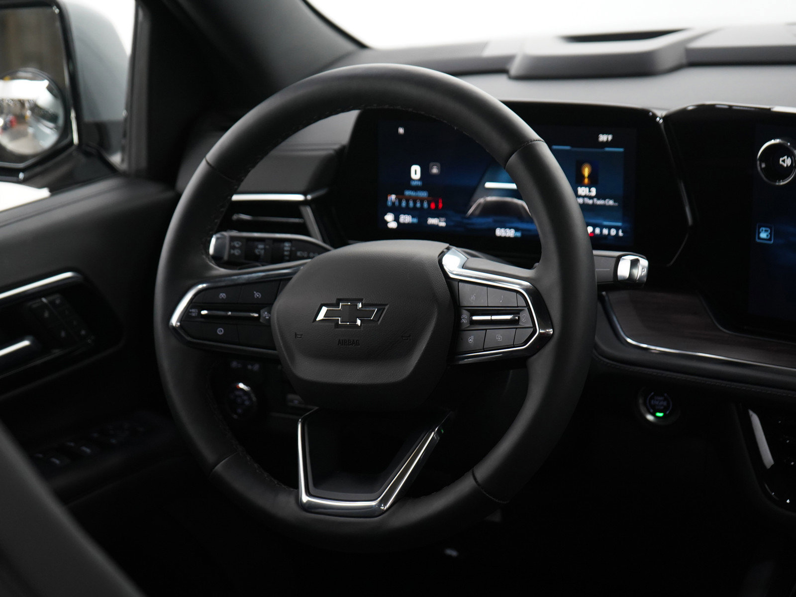 Used 2025 Chevrolet Tahoe Z71 w/ Z71 Off-Road Package image 15