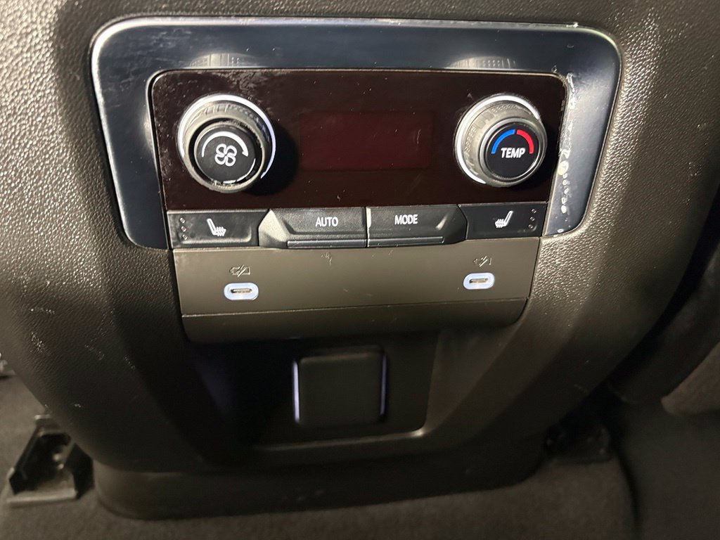 Used 2023 Chevrolet Suburban Premier AWD/4WD image 37