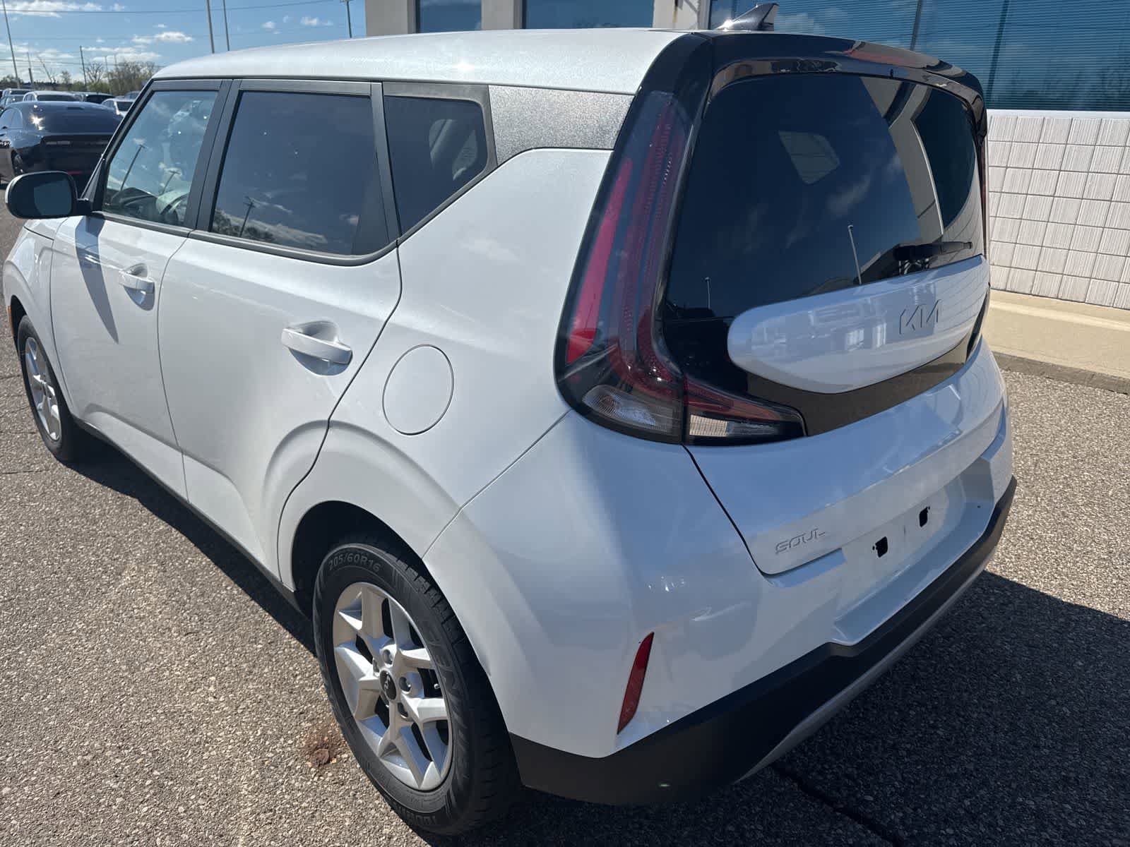 Used 2024 Kia Soul LX w/ Option Group 015 FWD image 13