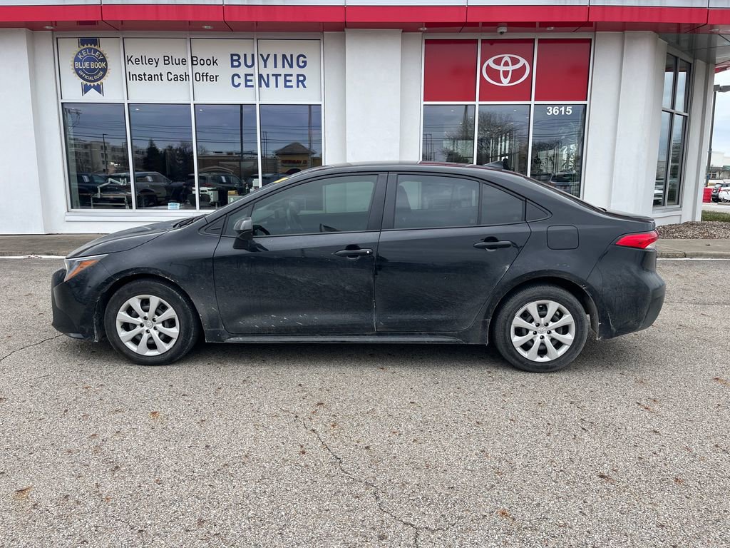 Certified 2025 Toyota Corolla LE image 32