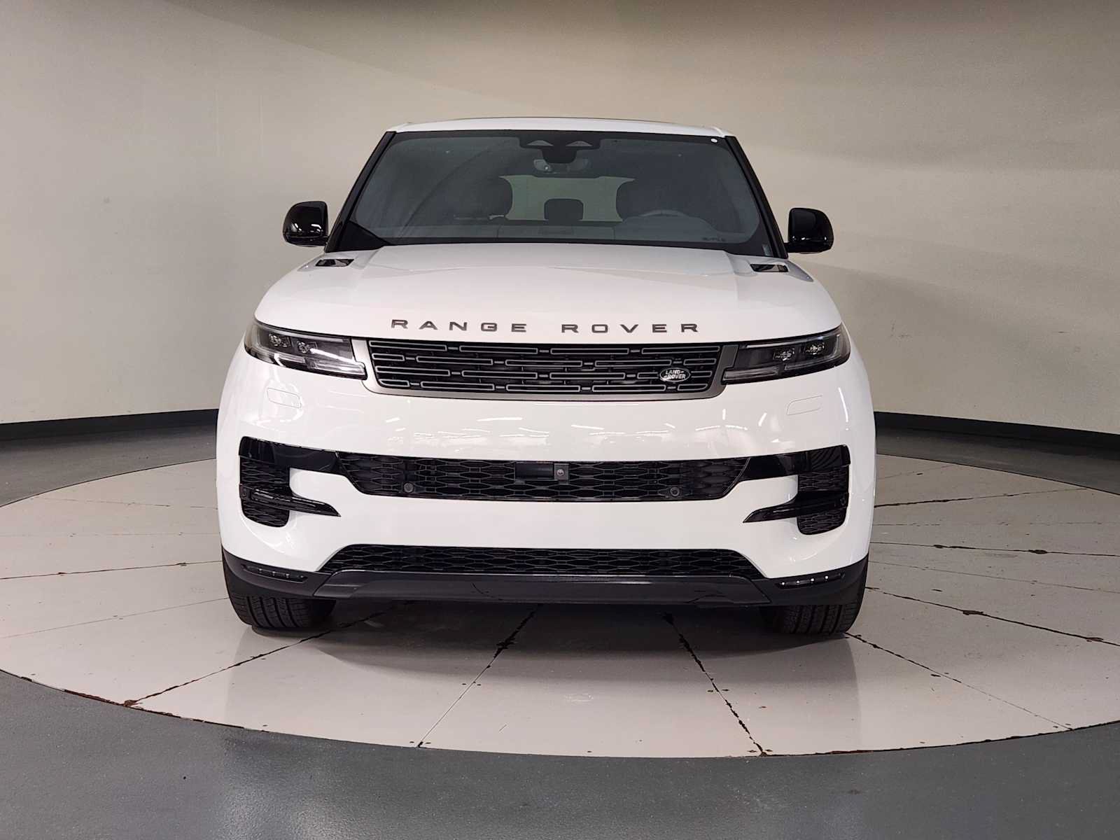 Used 2026 Land Rover Range Rover Sport SE AWD/4WD image 9