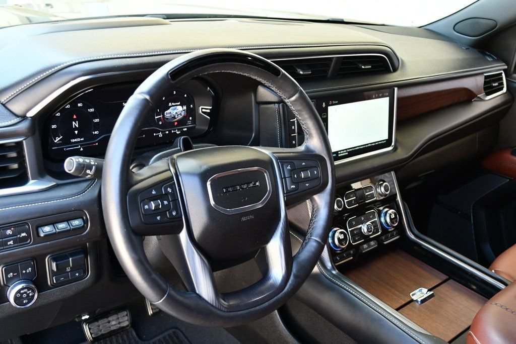 Used 2023 GMC Yukon Denali Ultimate AWD/4WD image 42