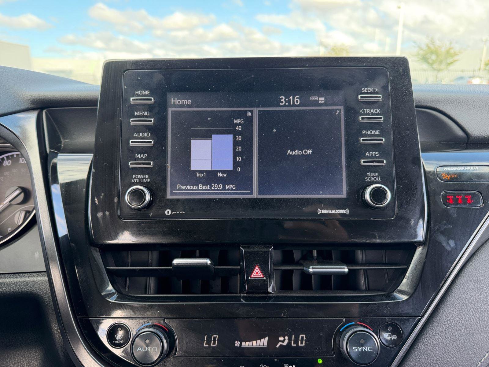 Used 2023 Toyota Camry SE FWD image 6