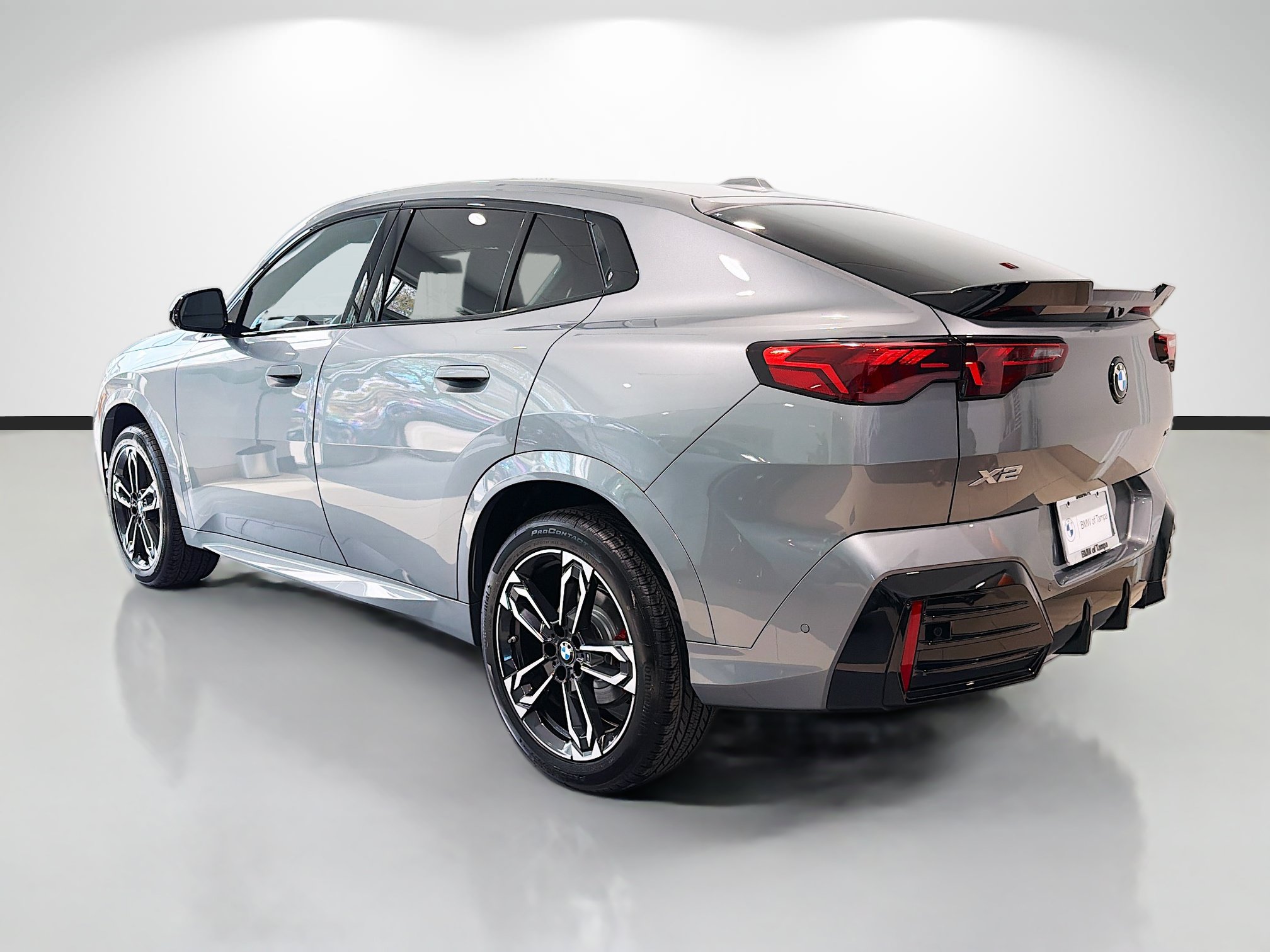 New 2026 BMW X2 xDrive28i w/ Technology Package AWD/4WD image 4