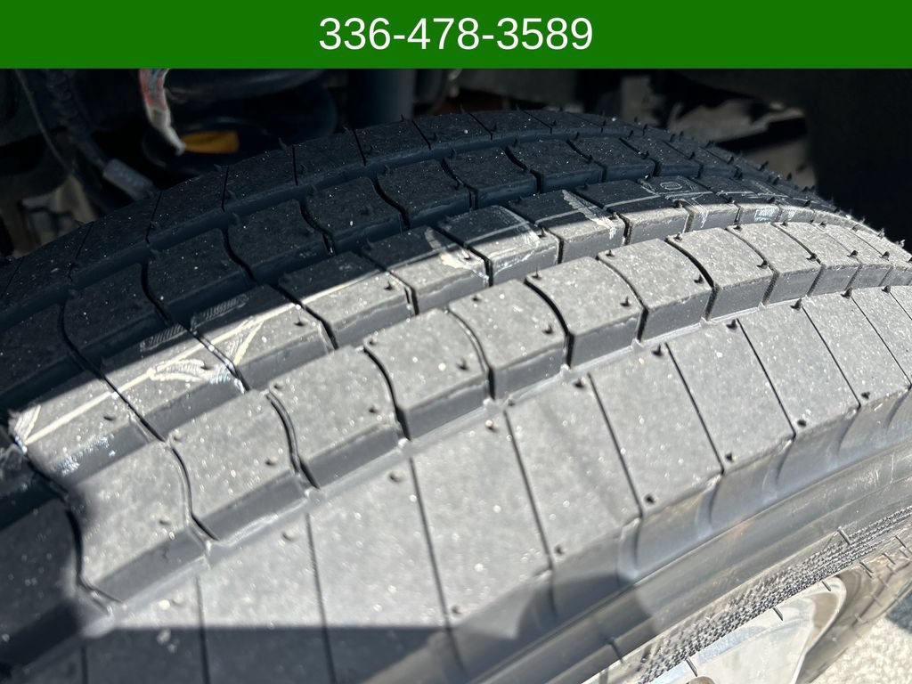 Used 2024 Ford F450 Platinum w/ FX4 Off-Road Package AWD/4WD image 28