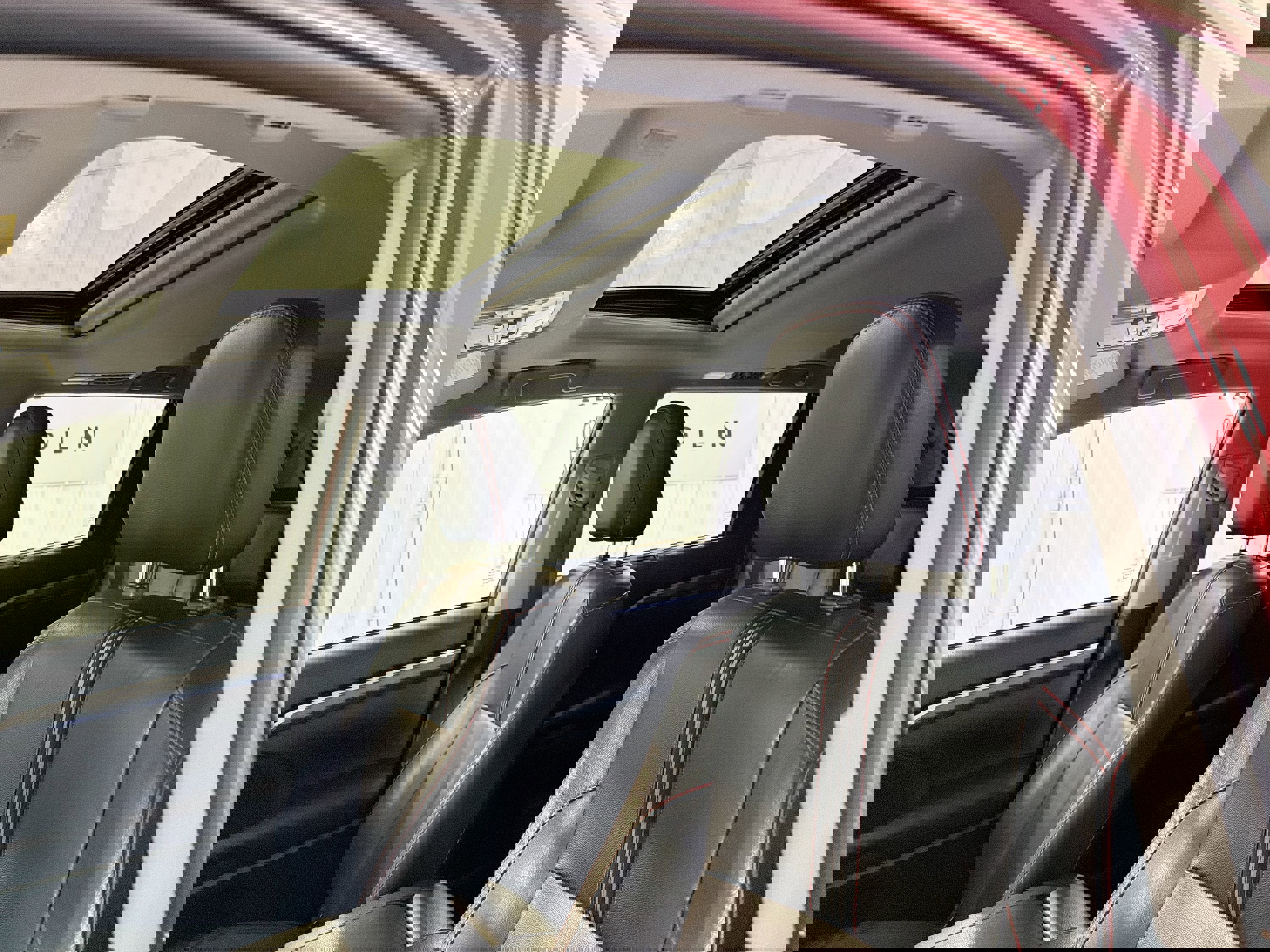 Used 2019 Toyota Highlander SE image 24