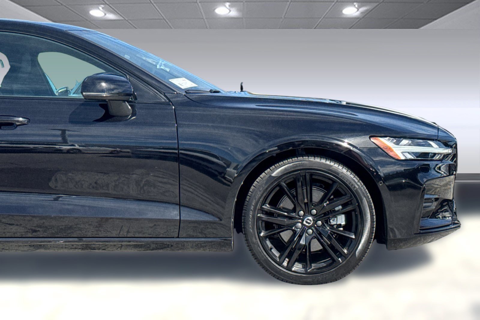 Used 2024 Volvo S60 B5 Plus w/ Climate Package image 33