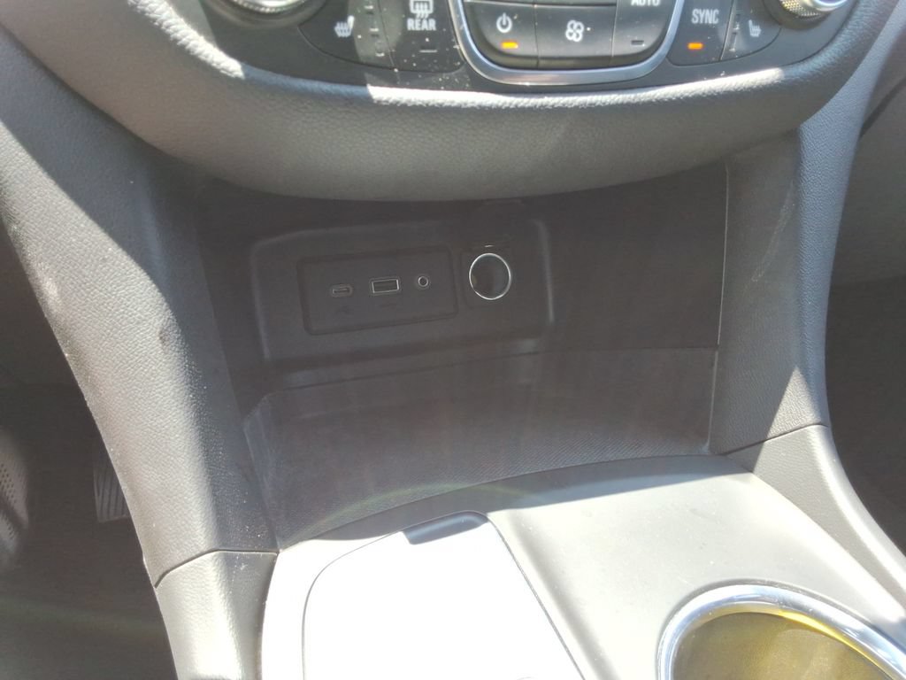 Certified 2020 Chevrolet Equinox LT FWD image 29