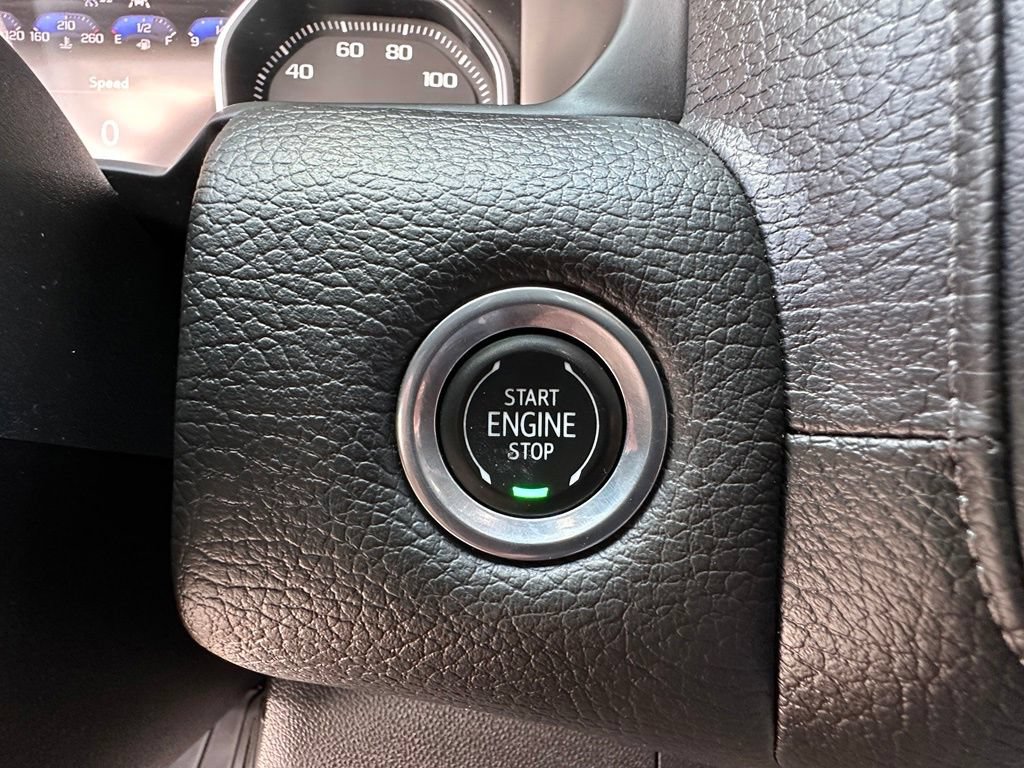 Certified 2021 GMC Yukon XL Denali w/ Denali Ultimate Package AWD/4WD image 42