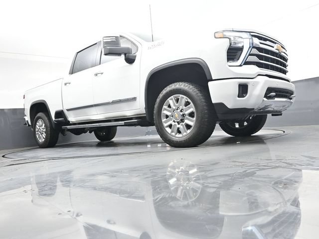 Used 2024 Chevrolet Silverado 2500 High Country w/ High Country Premium Package AWD/4WD image 30