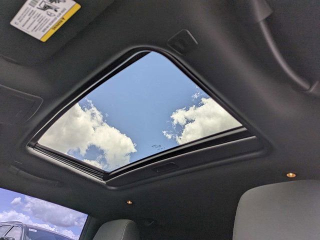 Used 2021 Dodge Challenger R/T Scat Pack RWD image 22