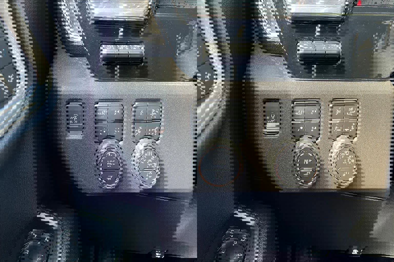 Used 2023 Chevrolet Silverado 1500 LTZ w/ LTZ Premium Package AWD/4WD image 32