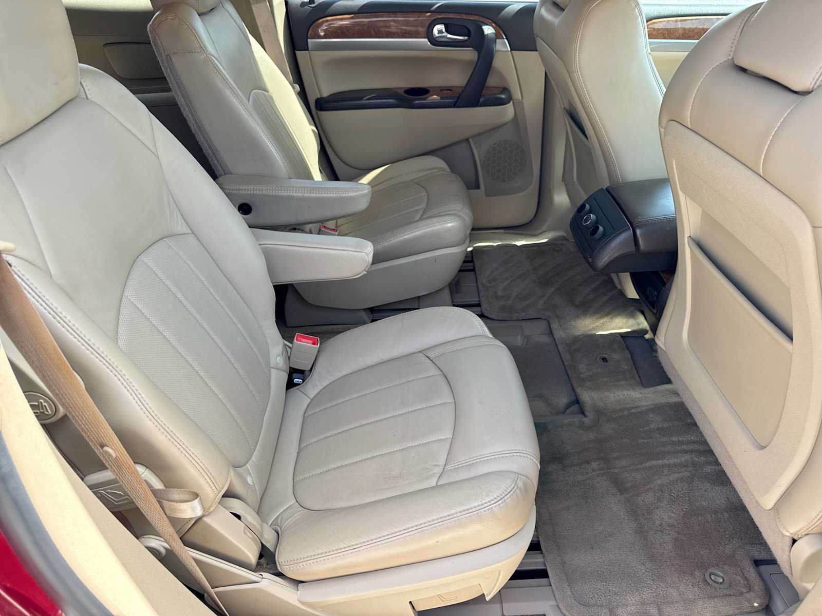 Used 2011 Buick Enclave CXL FWD image 19