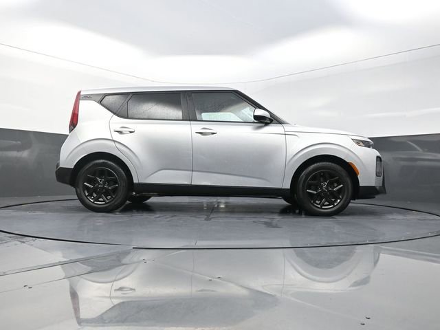 Used 2020 Kia Soul S FWD image 40