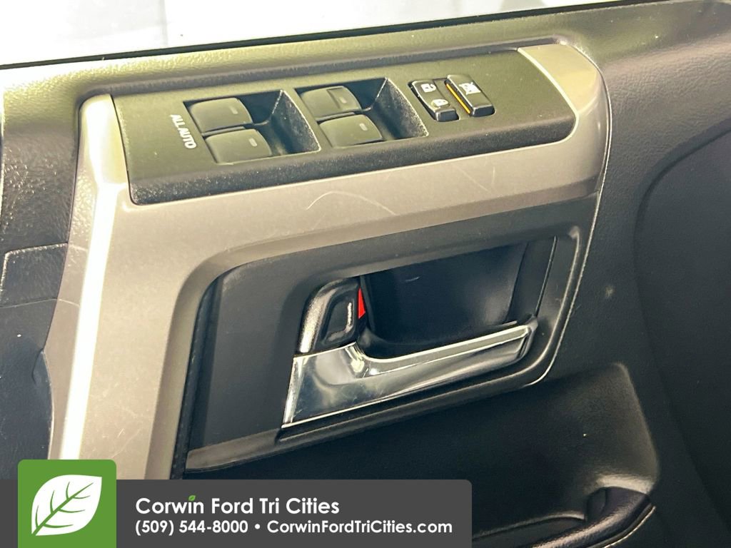 Used 2020 Toyota 4Runner 4WD image 12