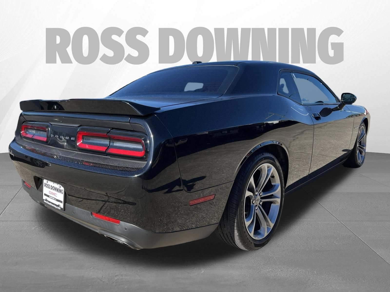 Used 2020 Dodge Challenger R/T RWD image 4