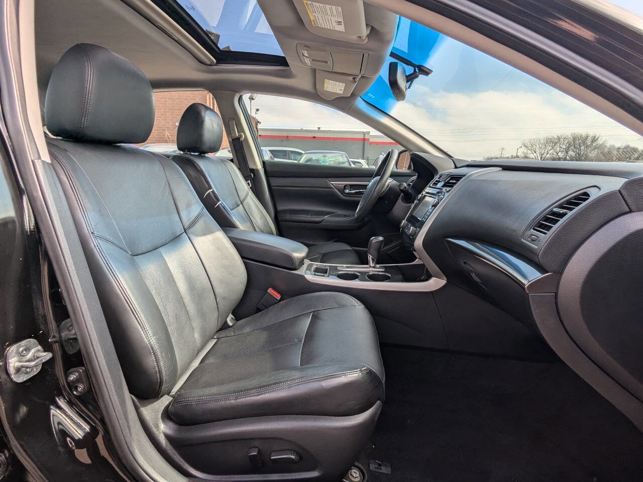 Used 2015 Nissan Altima 2.5 SL w/ Technology Package FWD image 16