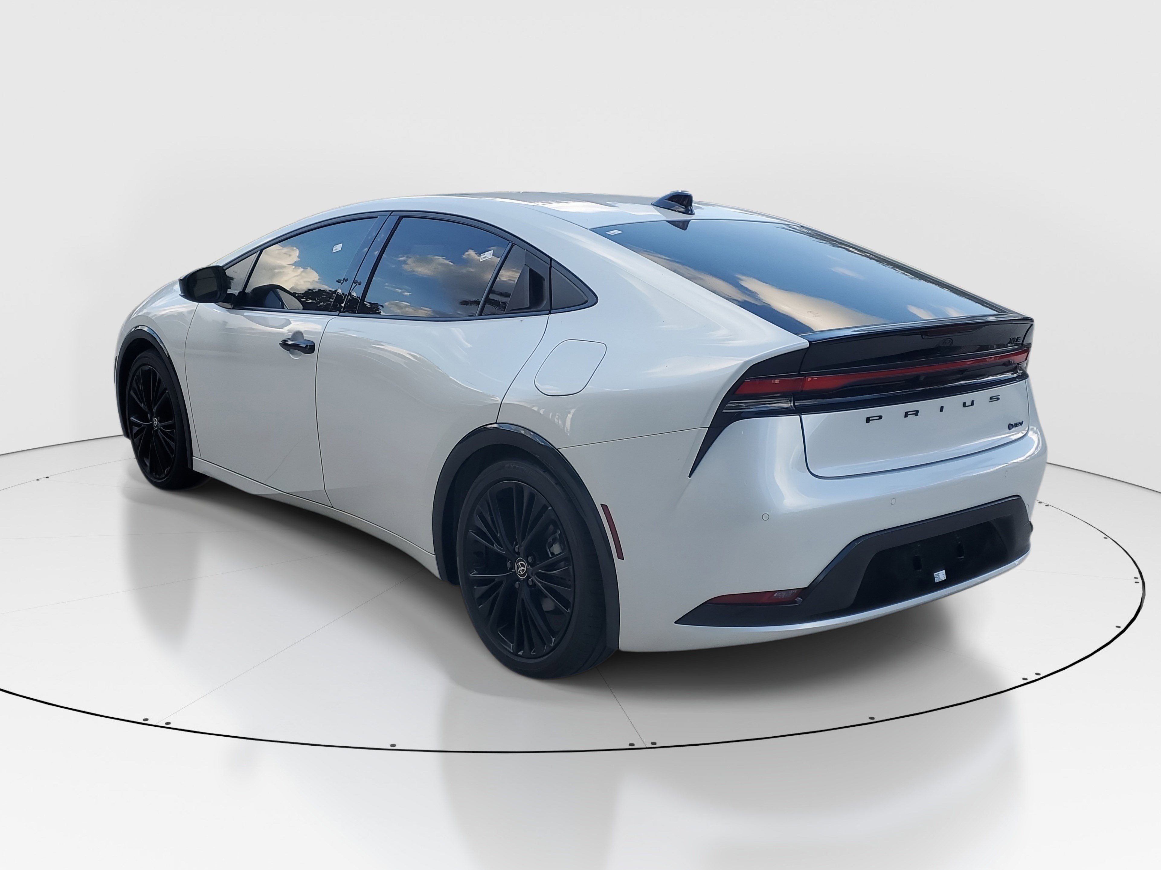 Certified 2025 Toyota Prius Limited image 6