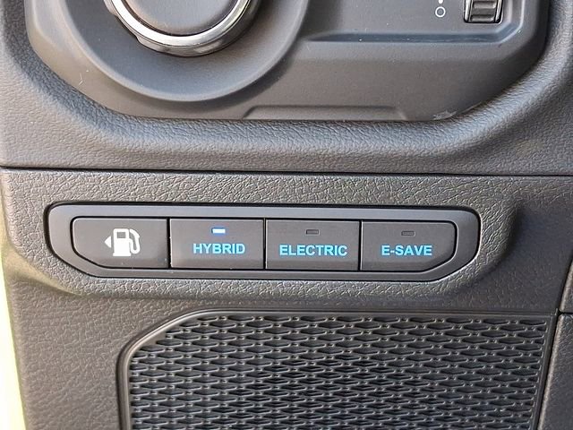 Used 2024 Jeep Wrangler Unlimited Sahara w/ Technology Group image 27