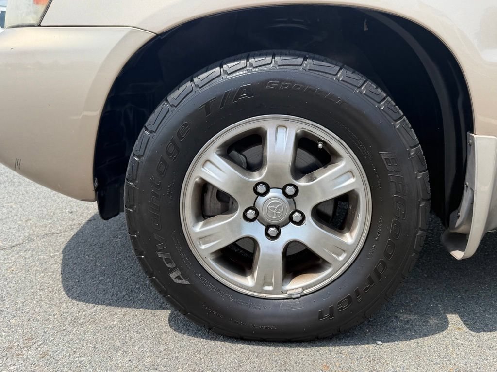 Used 2004 Toyota Highlander 2WD image 10