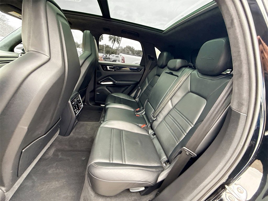 Used 2019 Porsche Cayenne Turbo w/ Premium Plus Package image 27
