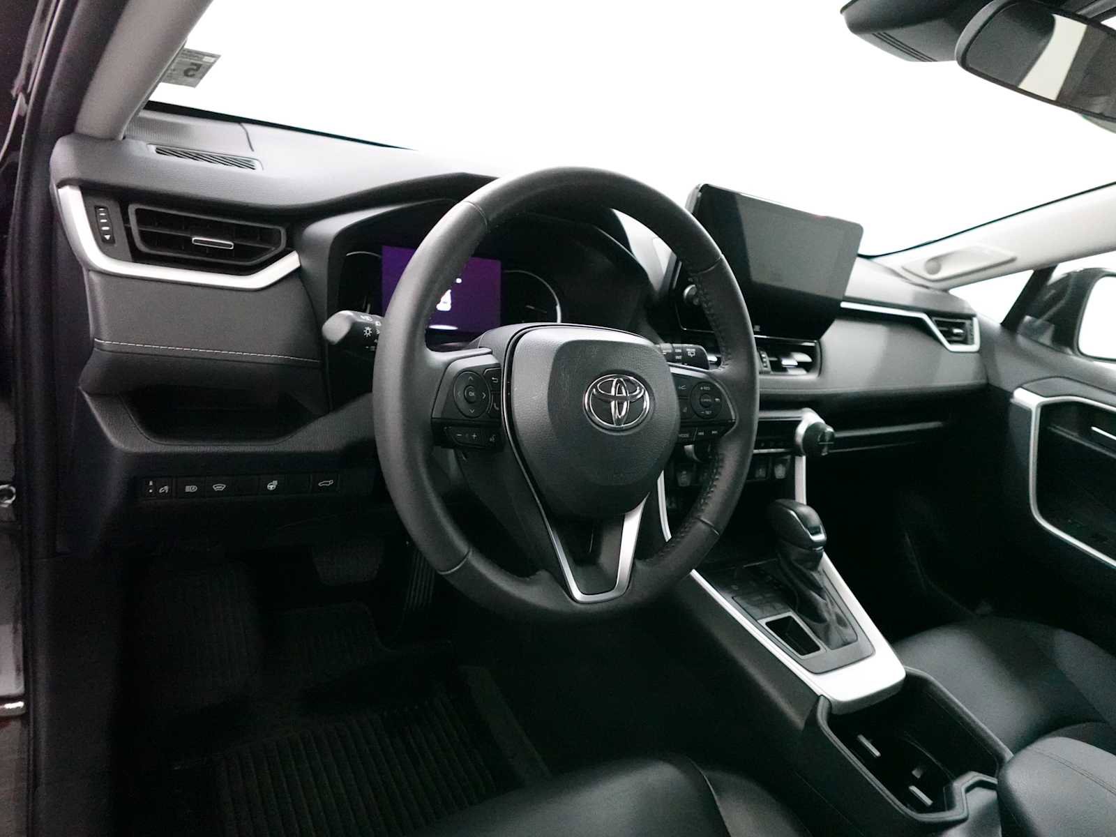 Used 2023 Toyota RAV4 XLE Premium image 15