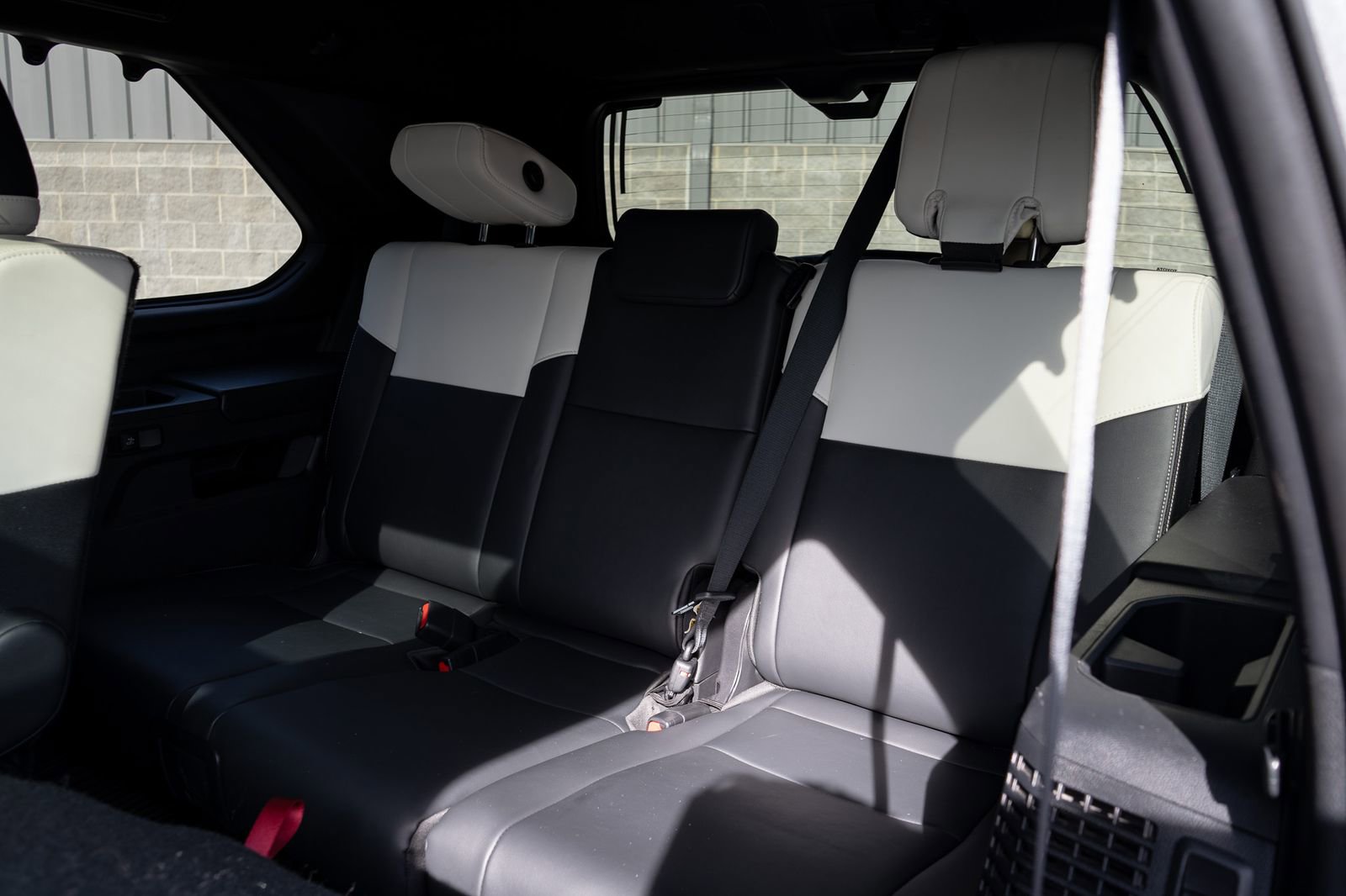 Used 2024 Toyota Sequoia Capstone AWD/4WD image 37