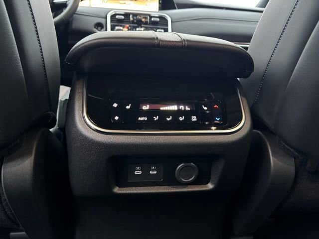 New 2026 Nissan Armada Platinum image 18