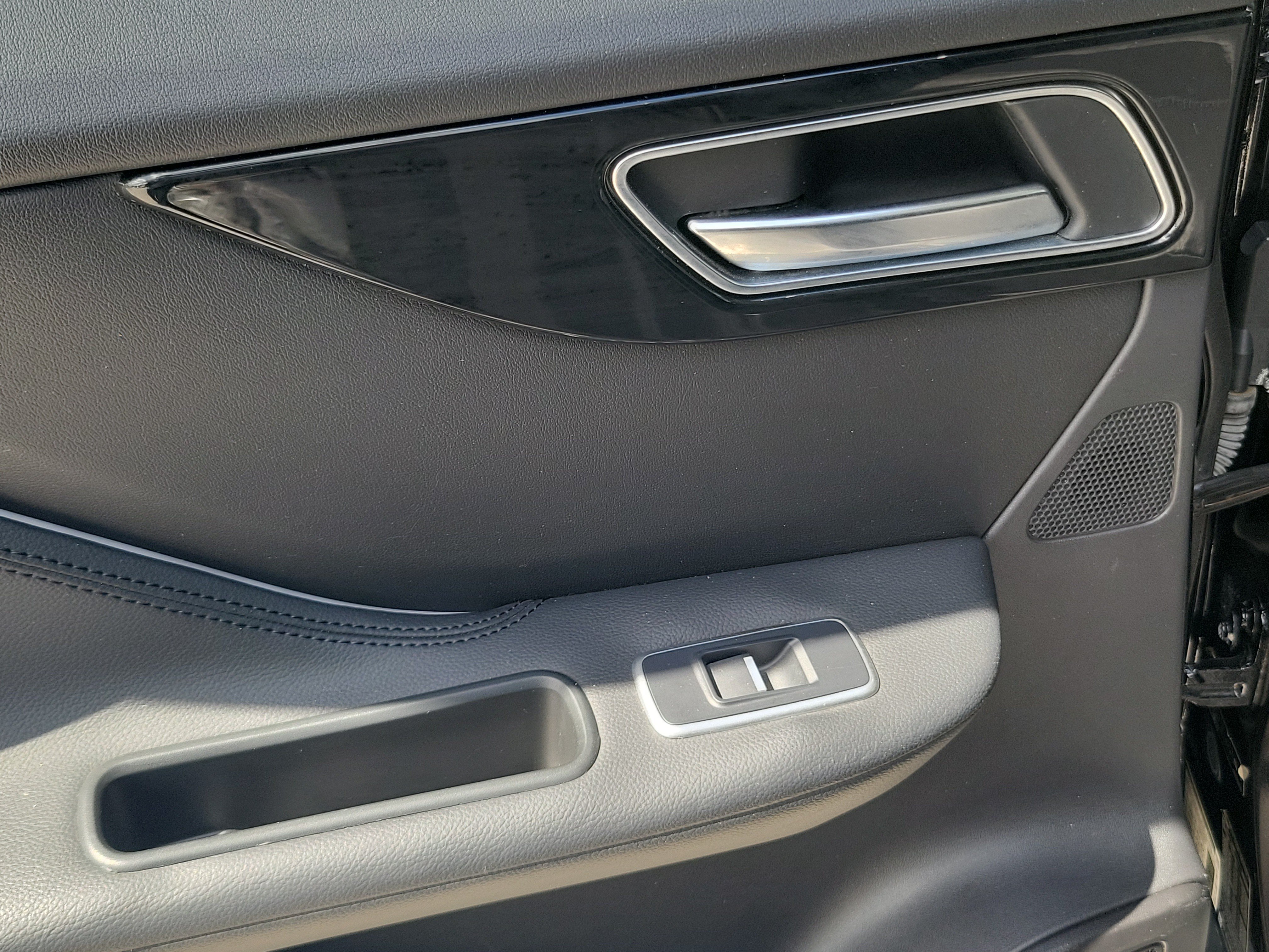 Used 2019 Jaguar F-PACE AWD/4WD image 31