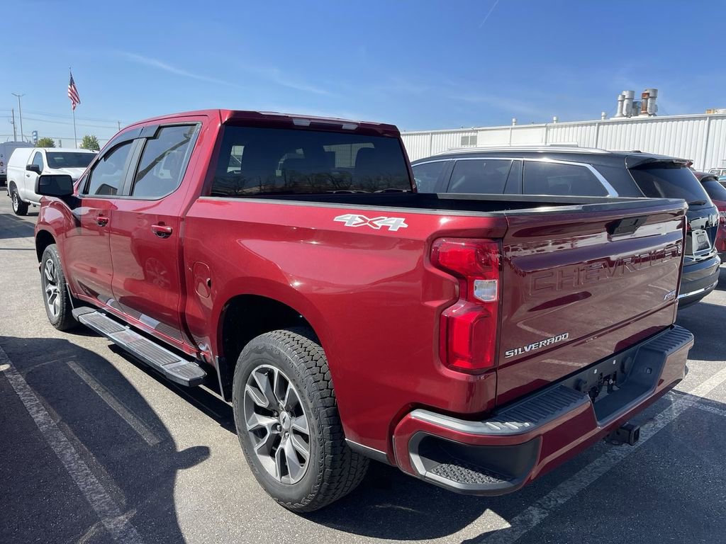 Used 2020 Chevrolet Silverado 1500 RST w/ RST Value Package AWD/4WD image 5