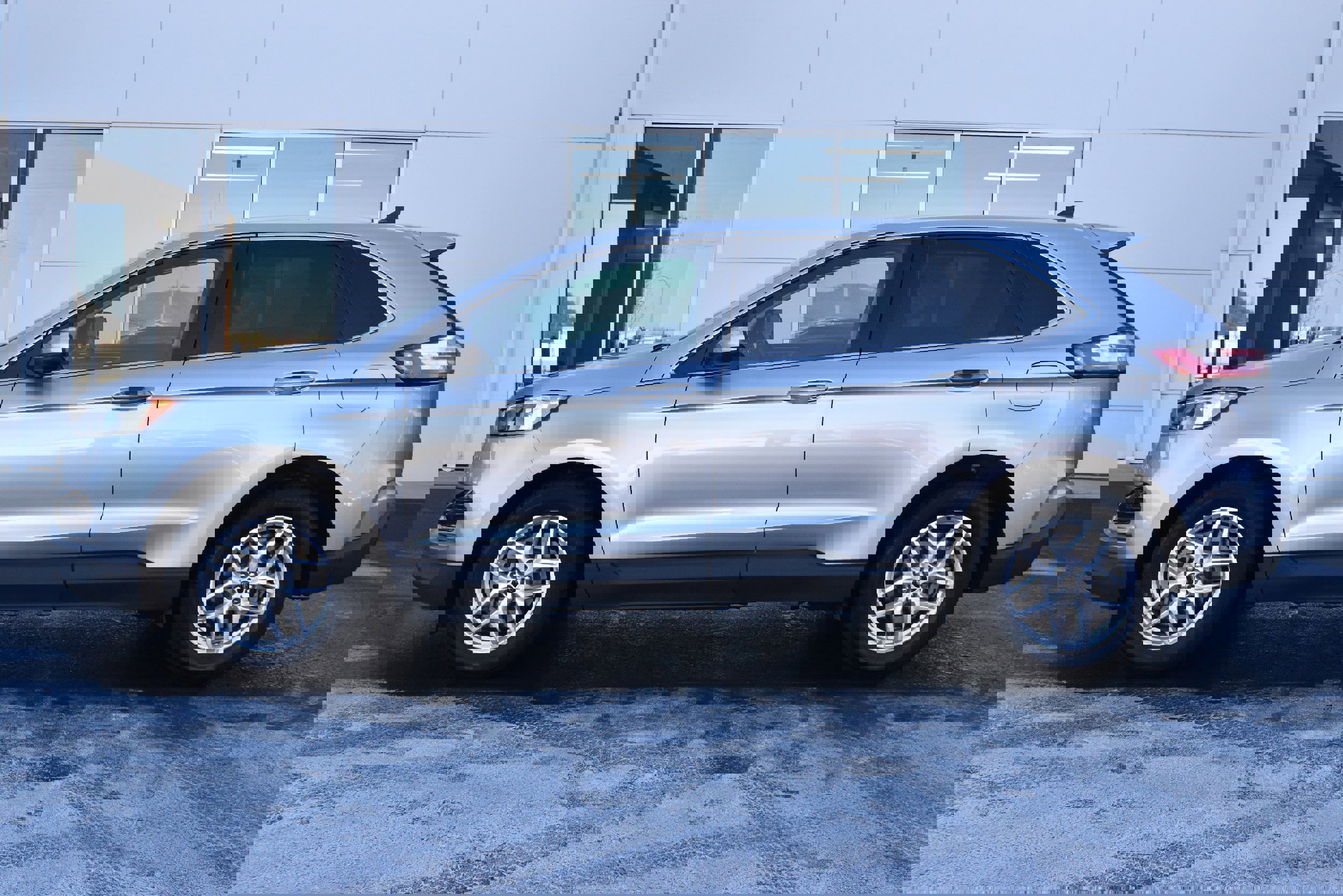 Used 2024 Ford Edge SEL image 11