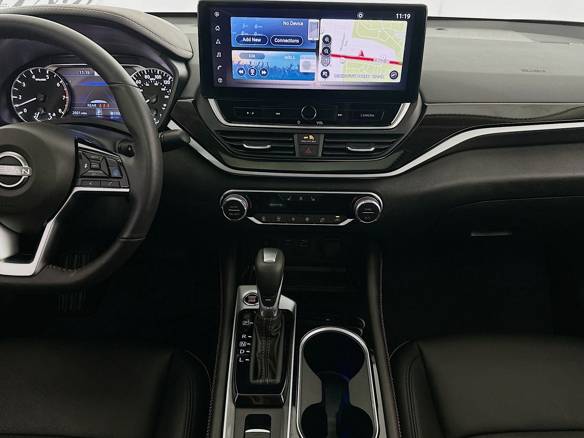 Used 2024 Nissan Altima 2.0 SR image 10