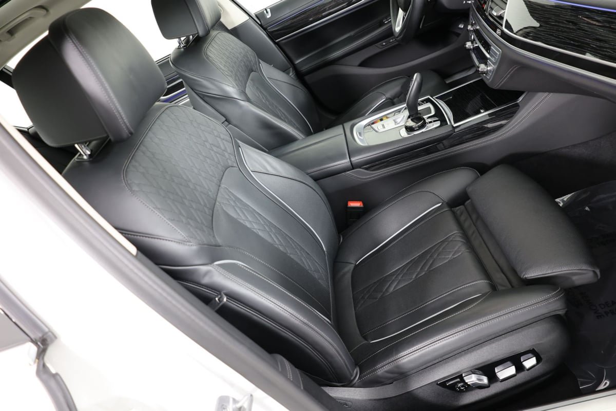 Used 2022 BMW 750i xDrive w/ Executive Package AWD/4WD image 41