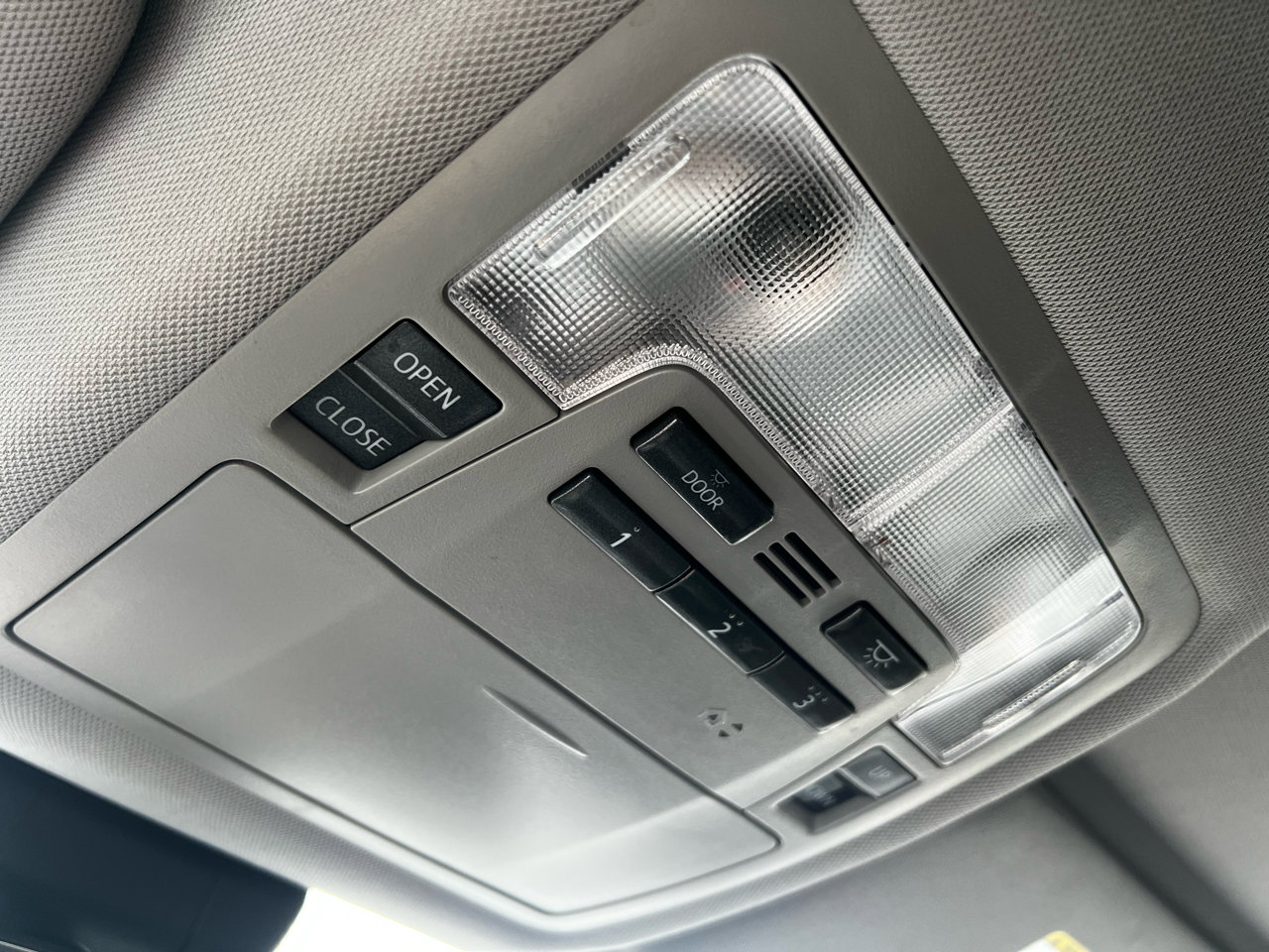 Used 2017 Toyota Highlander Limited image 15