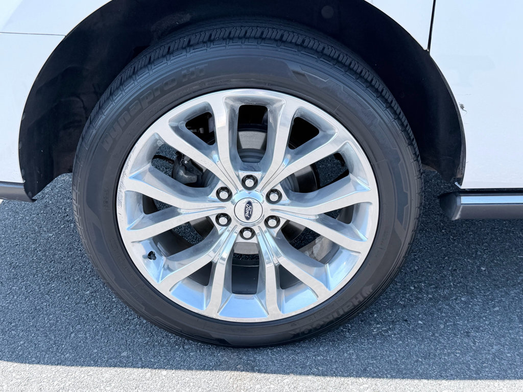Used 2018 Ford Expedition Max Limited w/ Equipment Group 301A RWD image 32