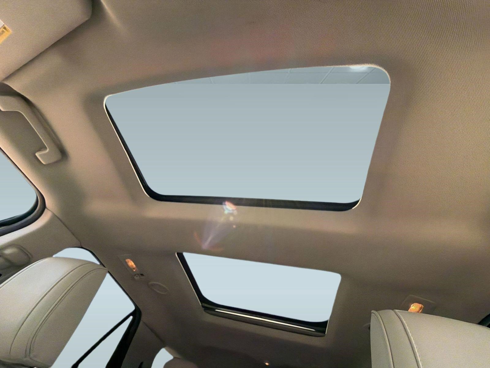 Used 2018 Ford Explorer Platinum AWD/4WD image 16