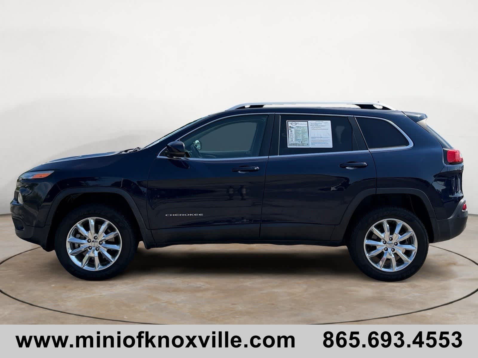 Used 2015 Jeep Cherokee Limited w/ Luxury Group AWD/4WD image 6