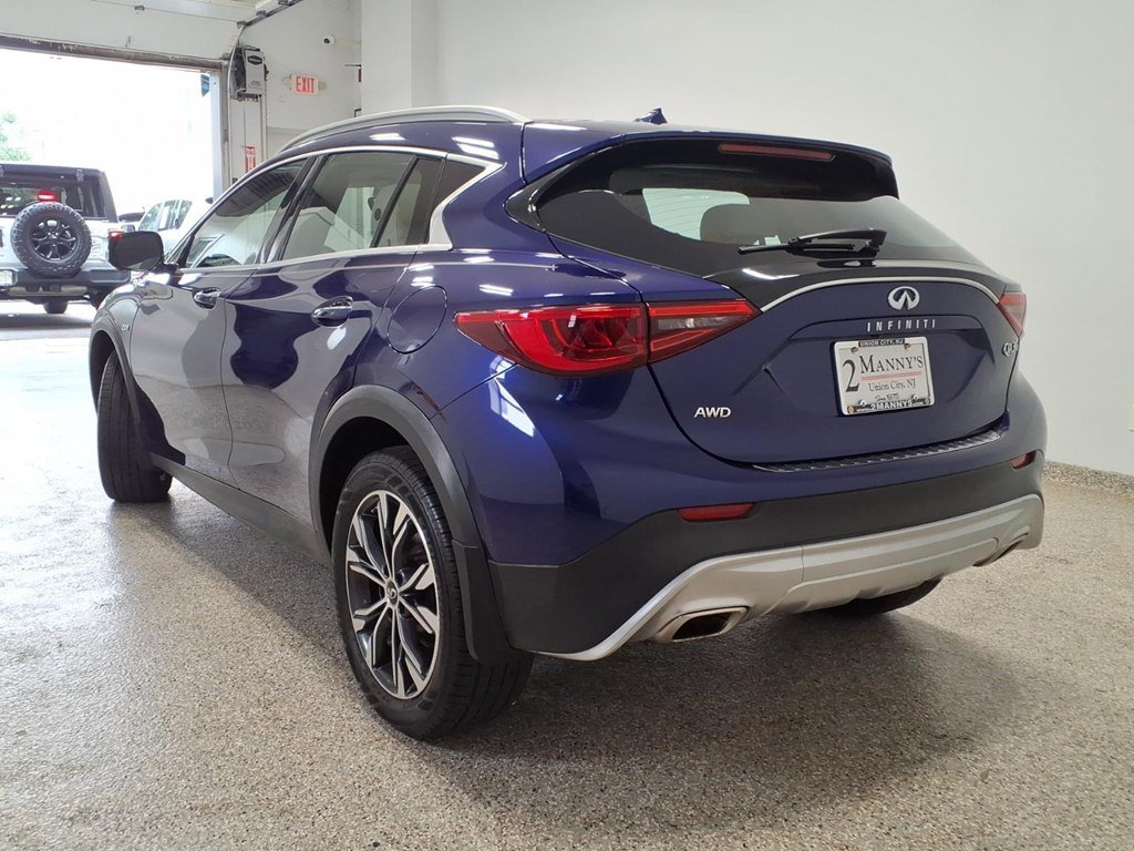 Used 2019 INFINITI QX30 AWD w/ Navigation Package w/ Navigation Package image 6