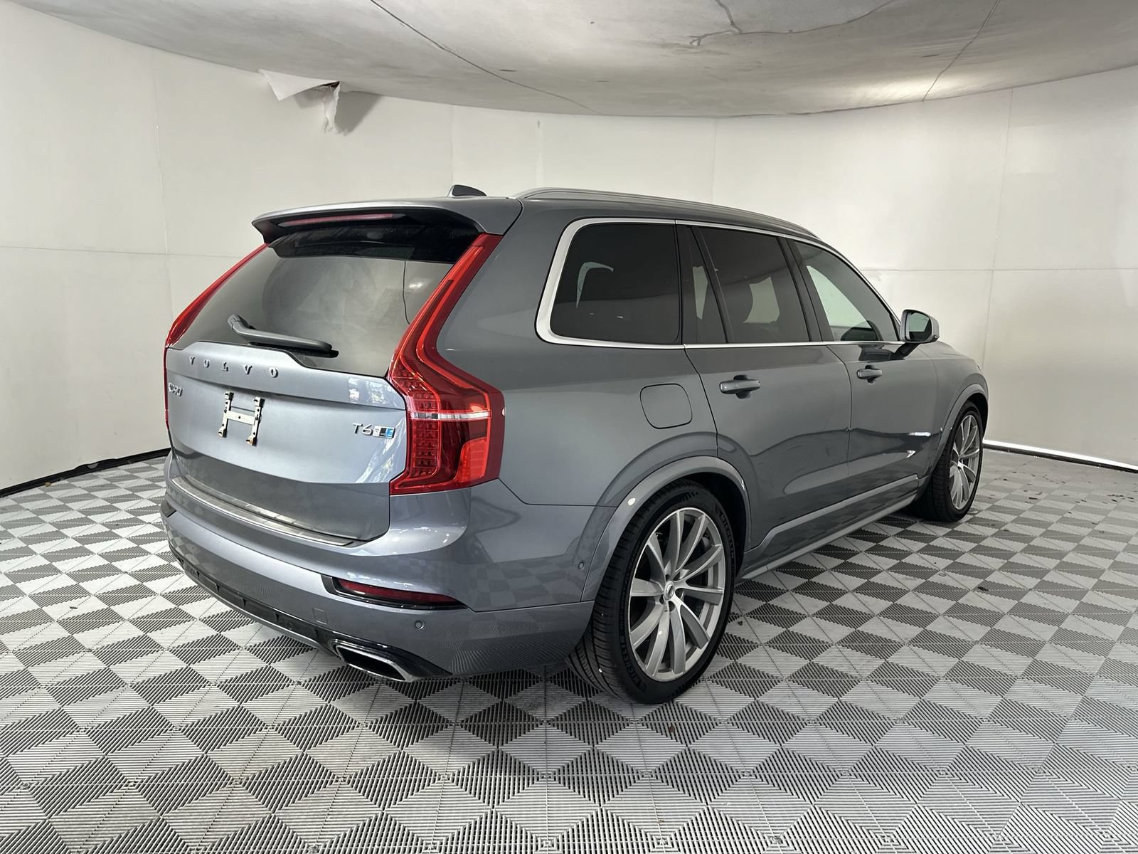 Used 2019 Volvo XC90 T6 R-Design w/ Advanced Package AWD/4WD image 8
